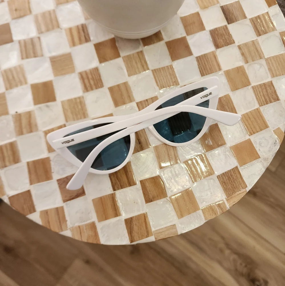Gigi Hadid Vogue Sunglasses🤍